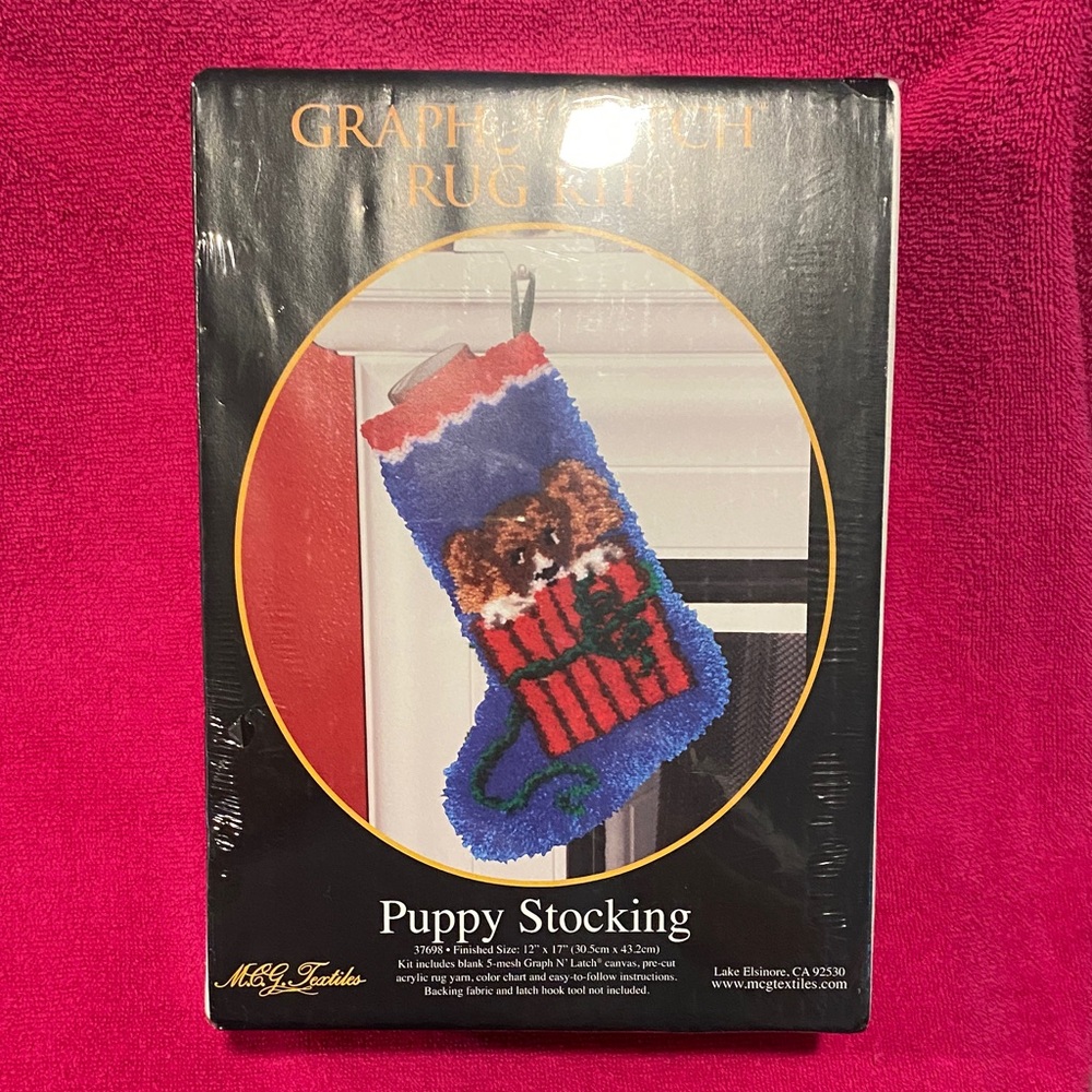 MCG Textiles Puppy Stocking Latch Hook Kit - Blue/Red Finished Size 12"x17"